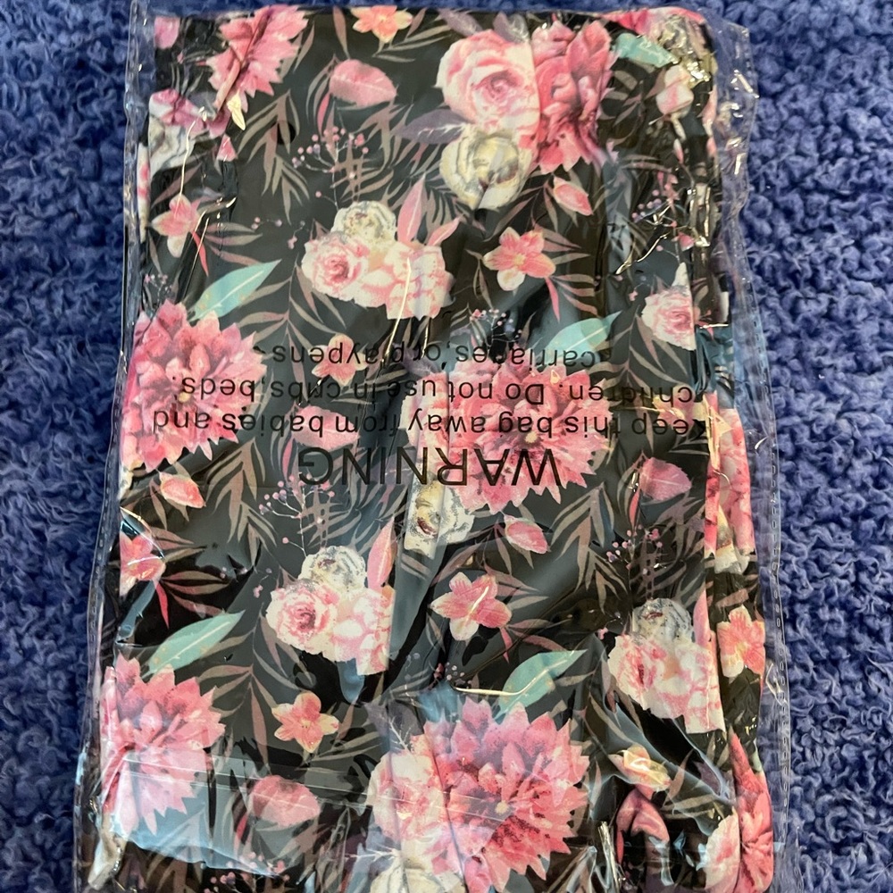 NWT in Bag buttery soft TC leggings - Picture 4 of 16